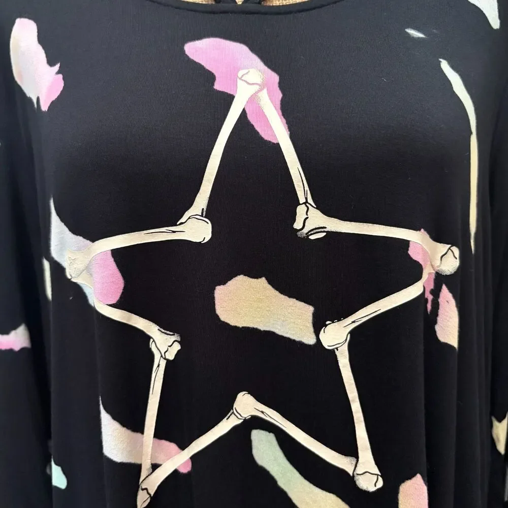 Torrid Lovesick Supersoft Strappy Tee Black Tie Dye Skeletal Star Plus Size 2X - Picture 2 of 6